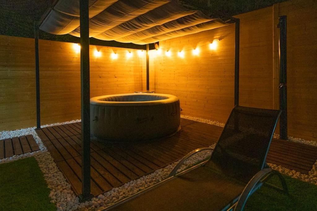 Private Paradise On Cozy Campsite, Jacuzzi, Netflix 拉斯加莱塔斯 外观 照片
